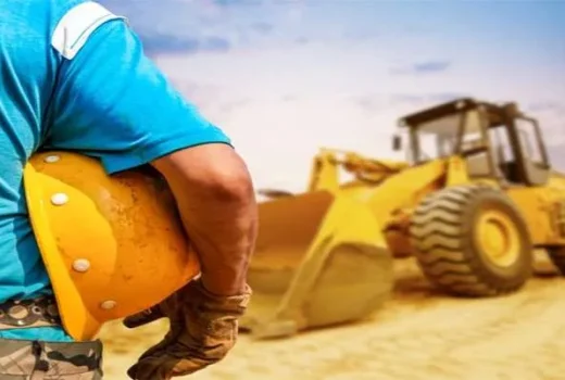 Is-heavy-equipment-operator-a-good-career